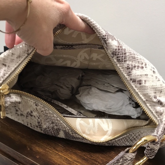 NWT Michael Kors Snakeskin Embossed Leather Hobo Bag - Picture 11 of 11
